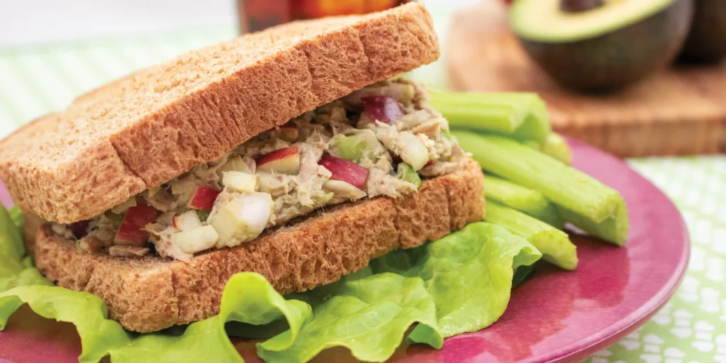 A picture of the avocado tuna salad prepared as a sandwich